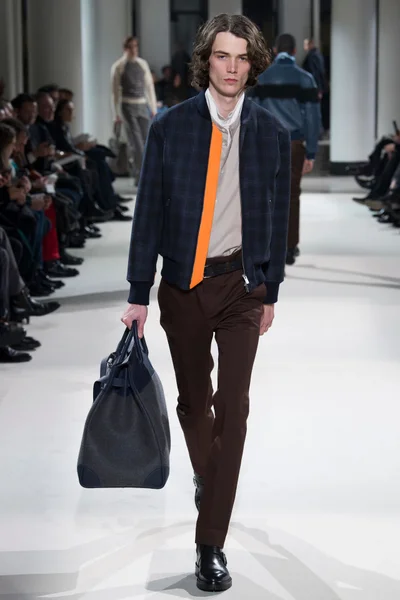 Look 27